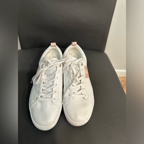 TED BAKER WHITE LEATHER SNEAKERS - Picture 3 of 9